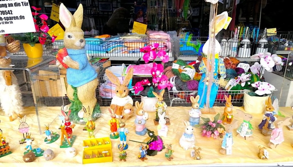 gruendlich sparen schaufenster 2021 02 osterdeko figuren