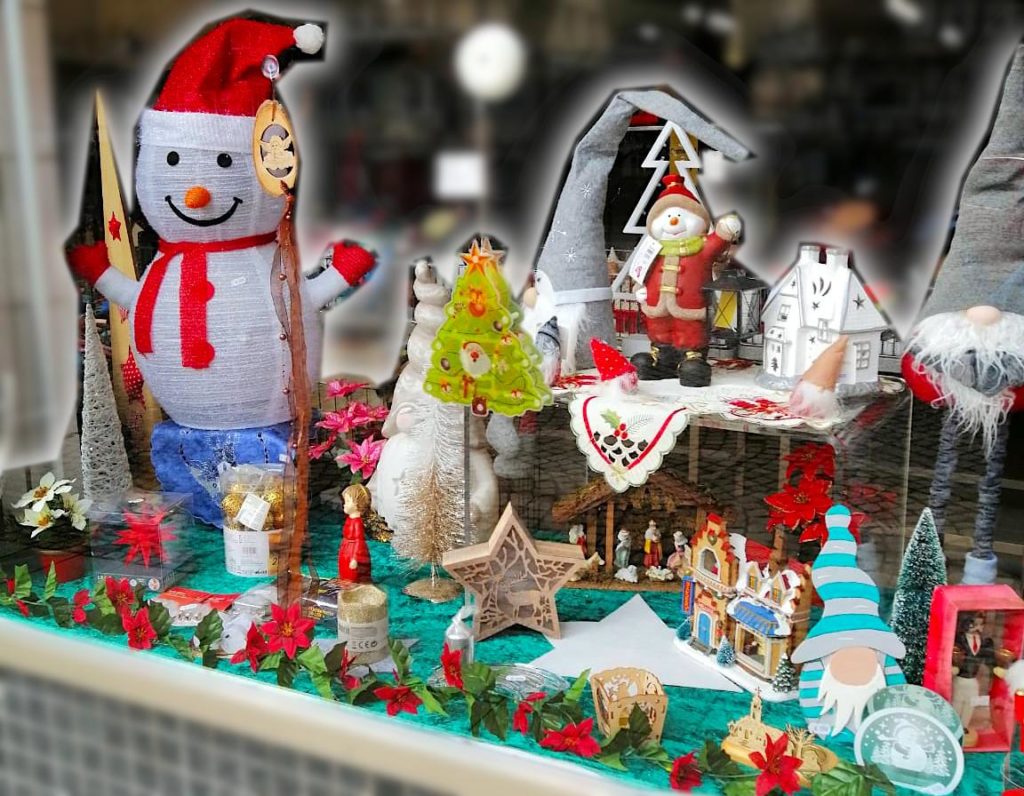 Fröhliche Weihnachtsdeko für besser Stimmung in den dunkleren Tagen