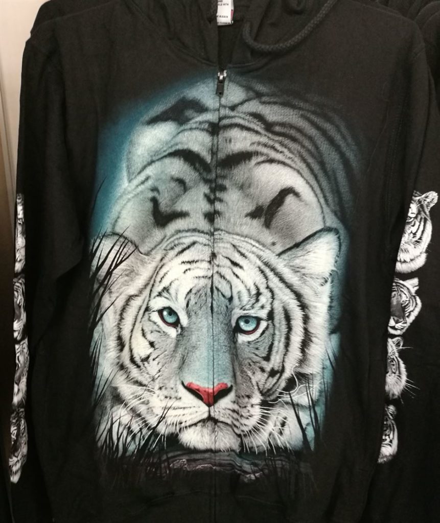 gründlich sparen - einkaufen in bad grund - bekleidung bedruckte jacken mai weißer tiger 01