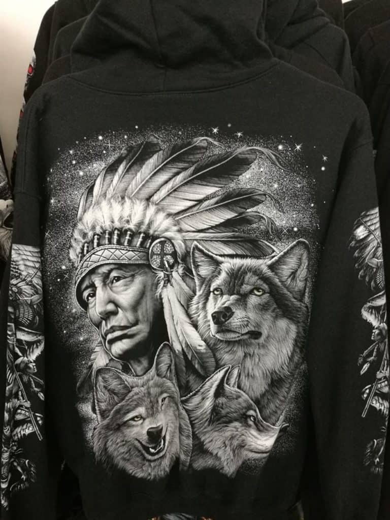 gründlich sparen - einkaufen in bad grund - bekleidung fuer beide jacke indianer wolf 