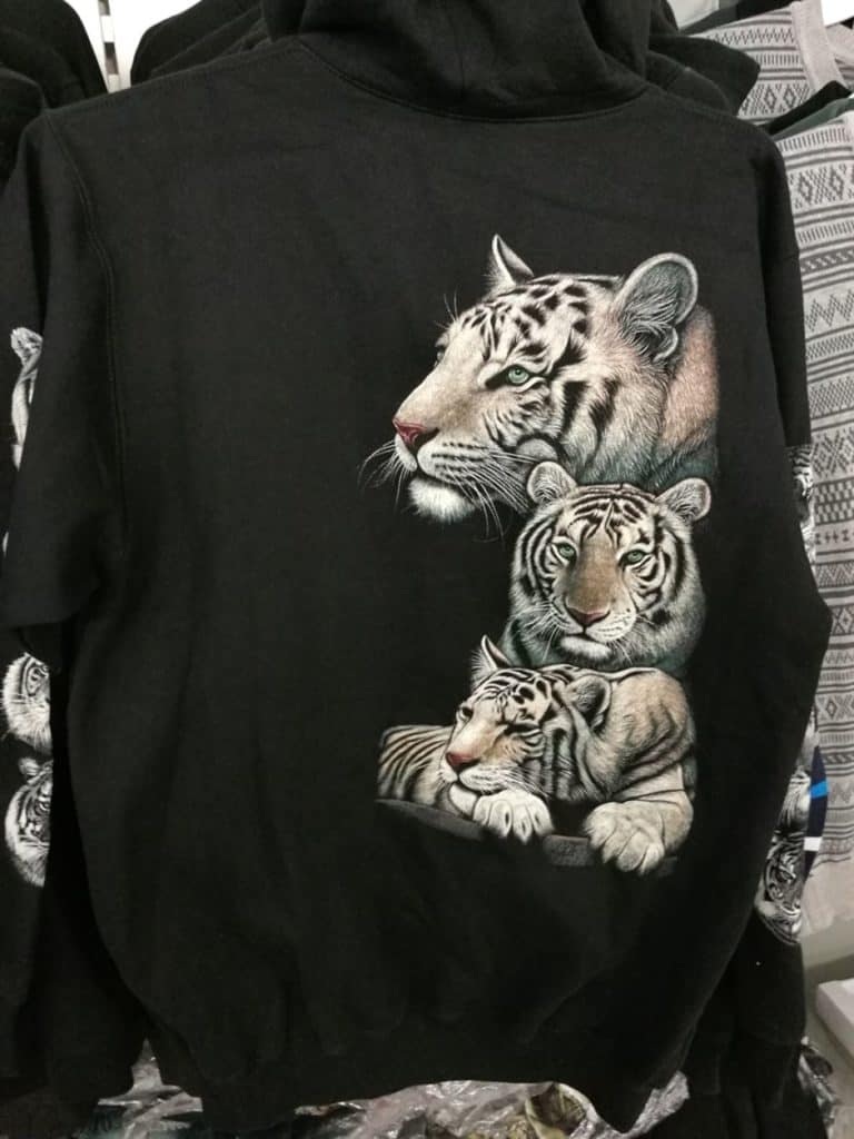 gründlich sparen - einkaufen in bad grund - bekleidung oberbekleidung bedruckte jacken tiger